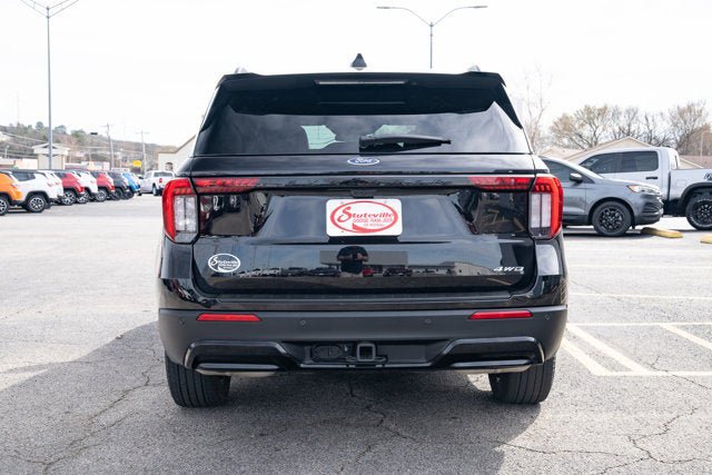 Used 2025 Ford Explorer ST-Line AWD/4WD image 4