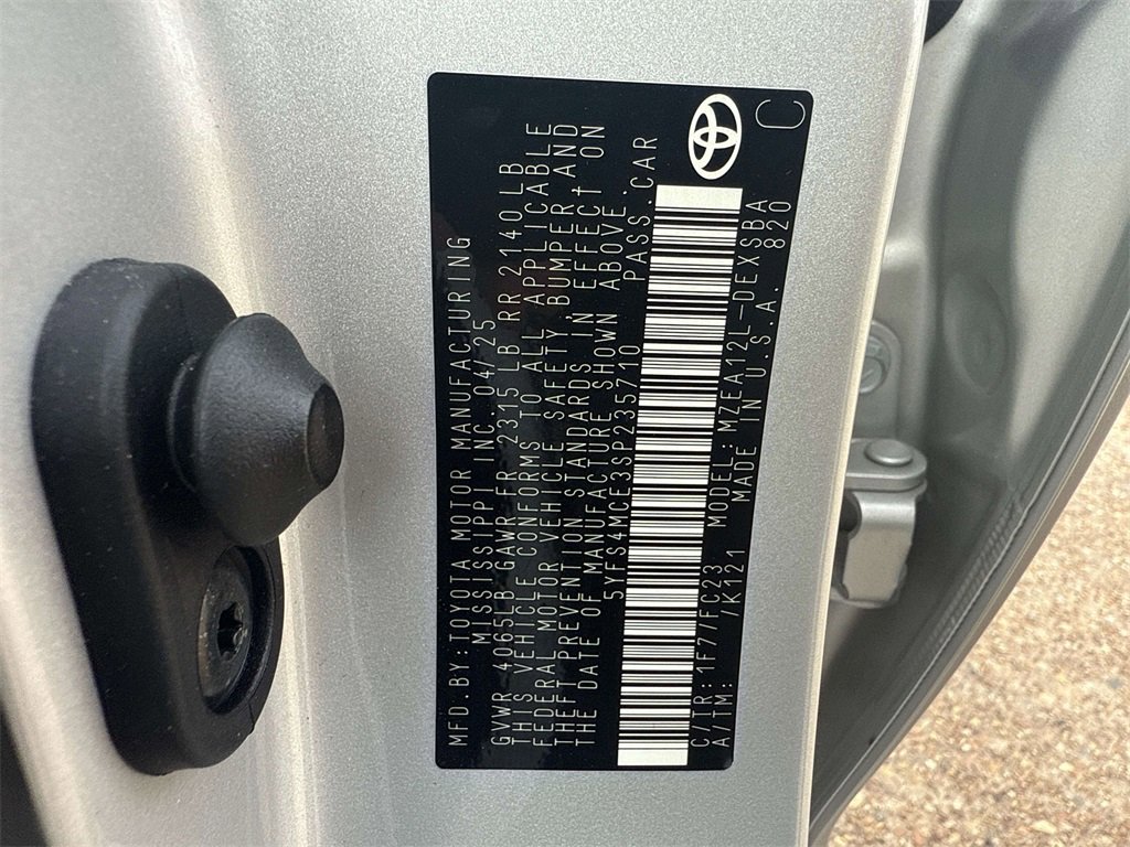 Used 2025 Toyota Corolla SE image 24