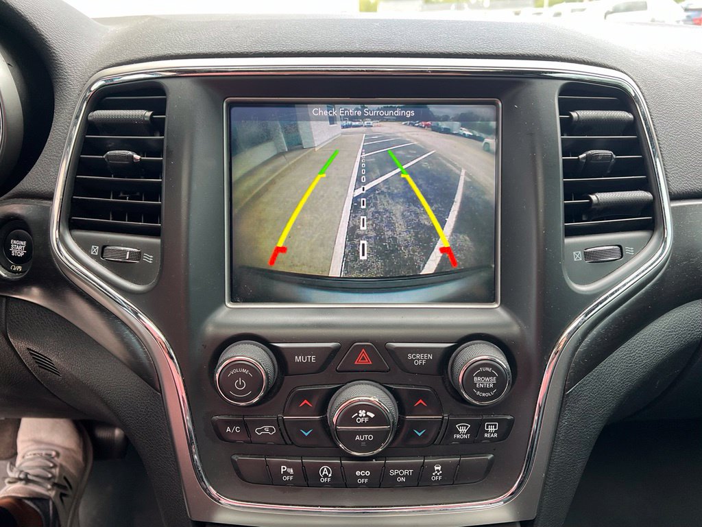 Used 2018 Jeep Grand Cherokee Altitude AWD/4WD image 12