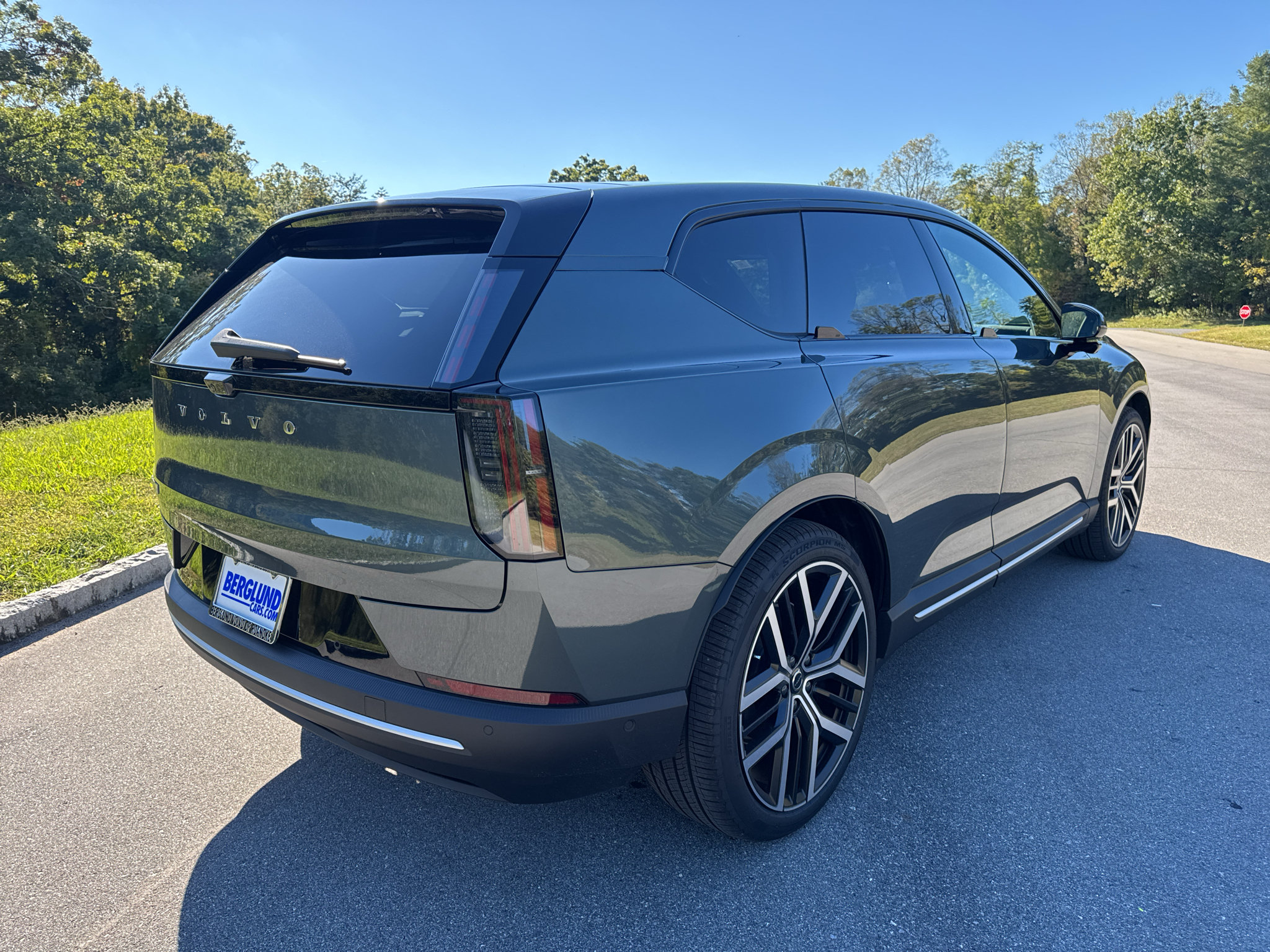 New 2027 Volvo EX60 Ultra AWD/4WD image 13