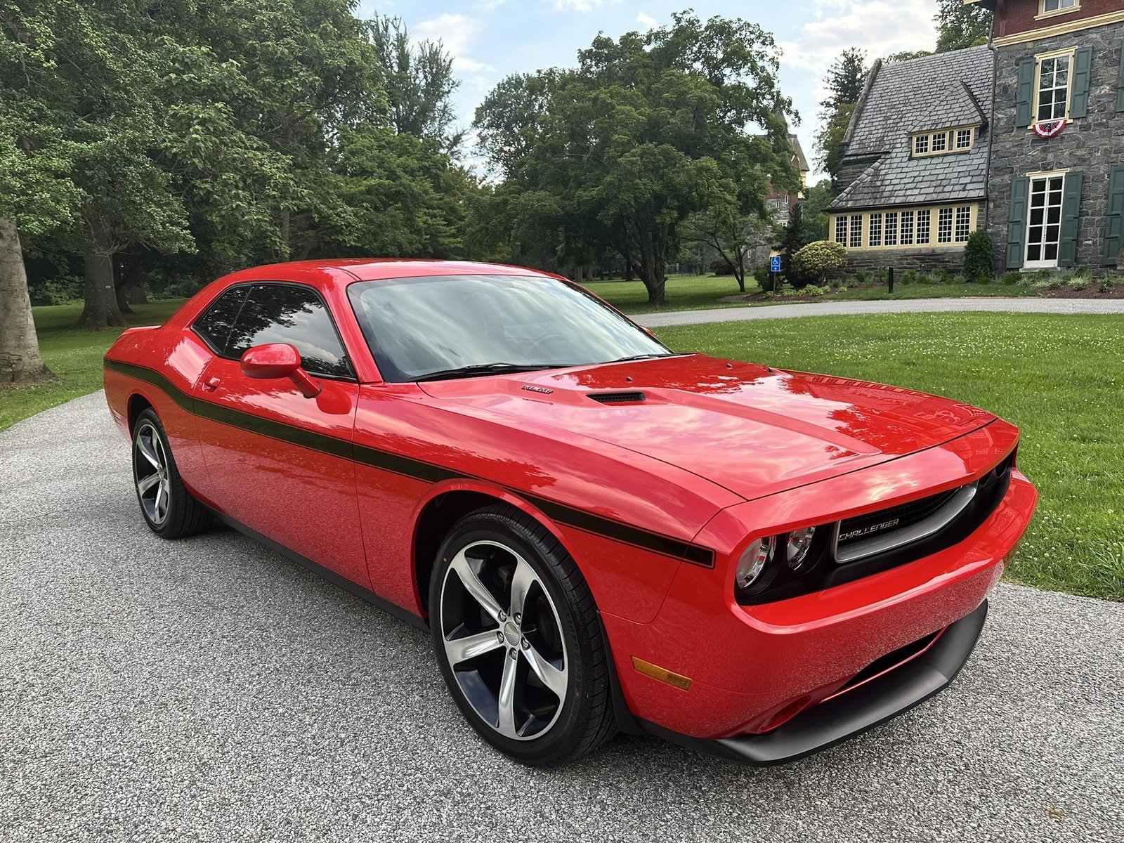Used 2014 Dodge Challenger R/T w/ Electronics Convenience Group RWD image 2