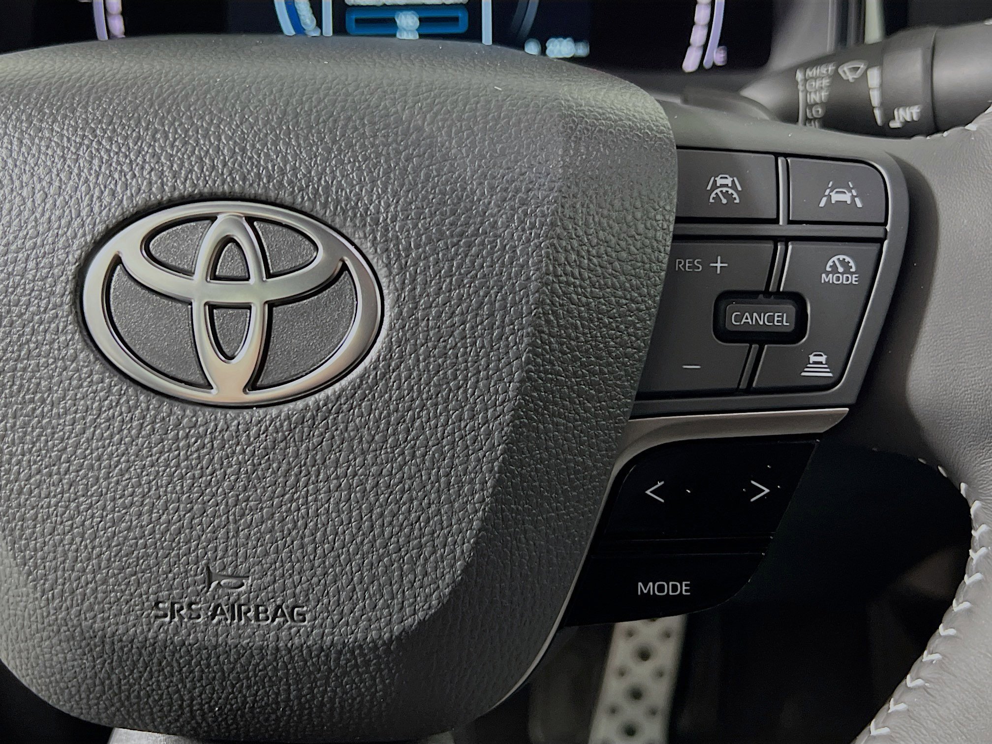 Used 2025 Toyota Camry SE w/ Convenience Package image 20