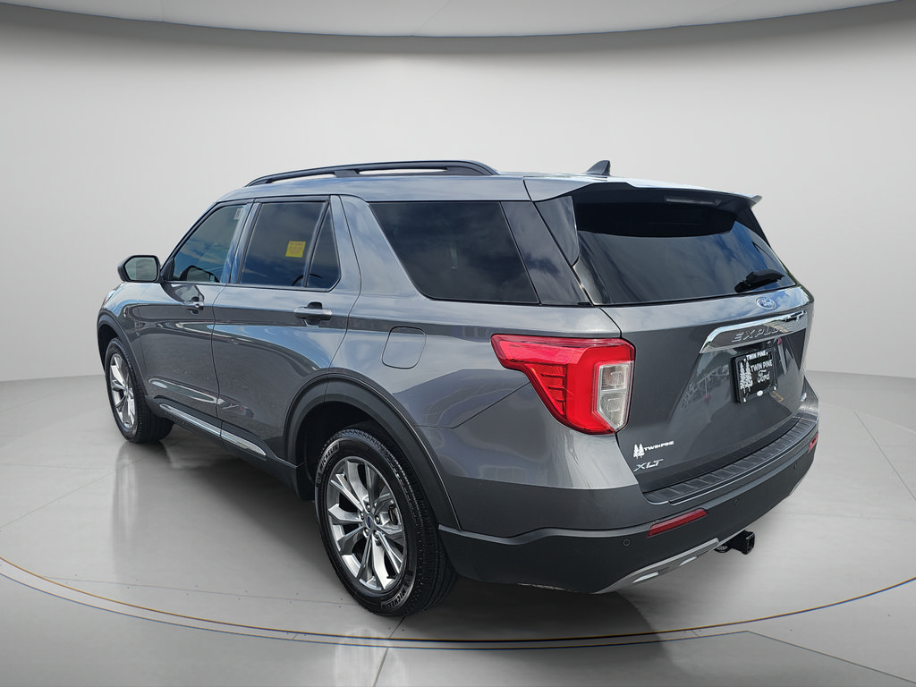 Used 2022 Ford Explorer XLT w/ Equipment Group 202A AWD/4WD image 5