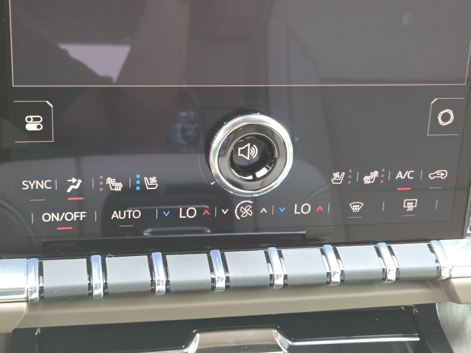 New 2026 GMC Yukon XL Denali w/ Denali Reserve Package AWD/4WD image 37