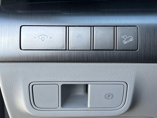 Certified 2025 Hyundai Kona SEL image 25