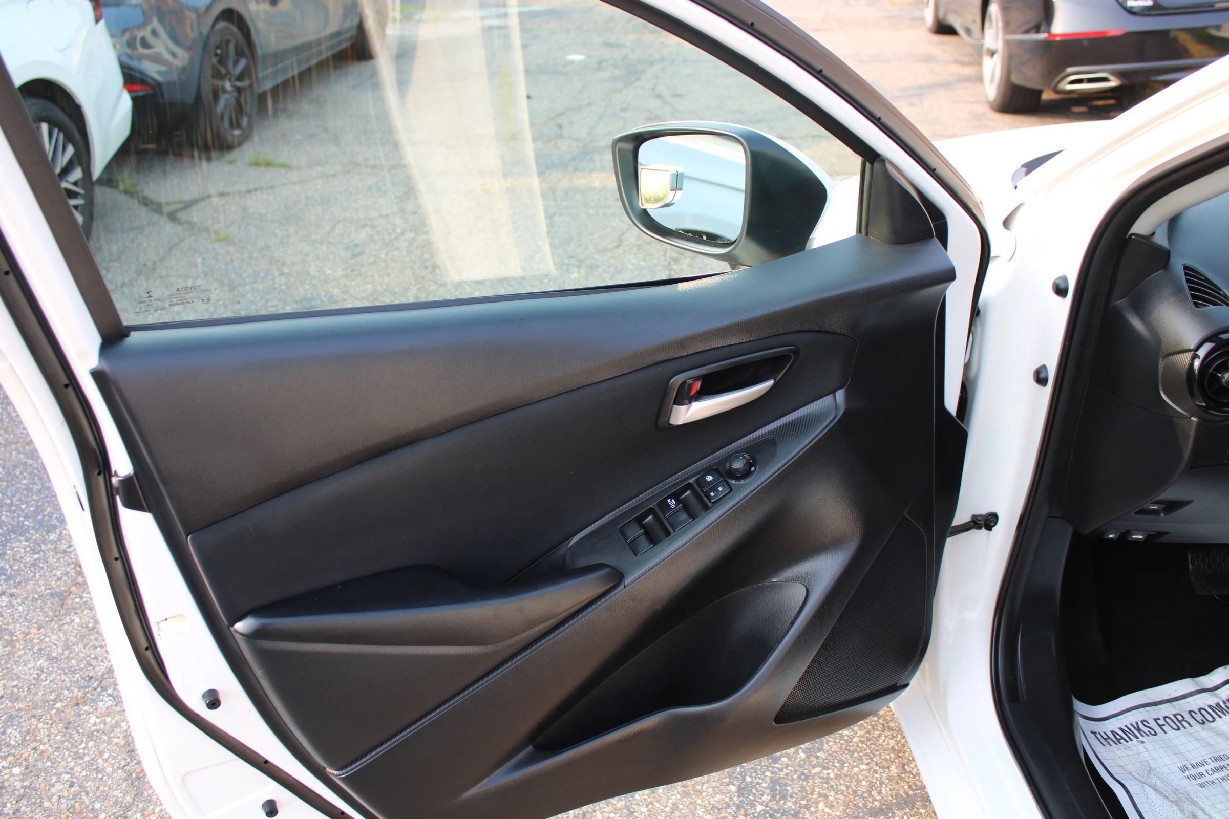 Used 2019 Toyota Yaris L FWD image 6