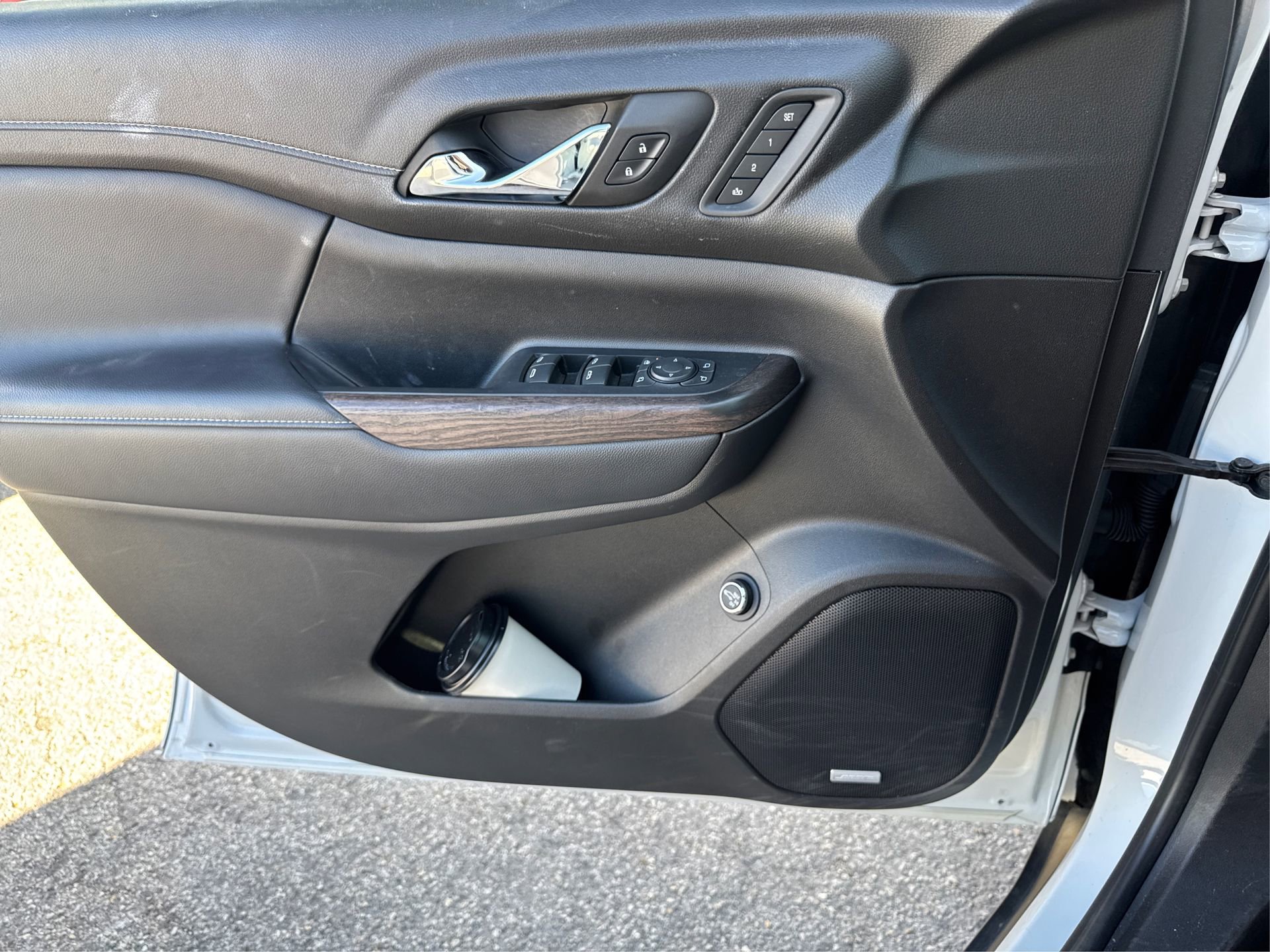 Used 2023 GMC Acadia Denali w/ Denali Technology Package image 25