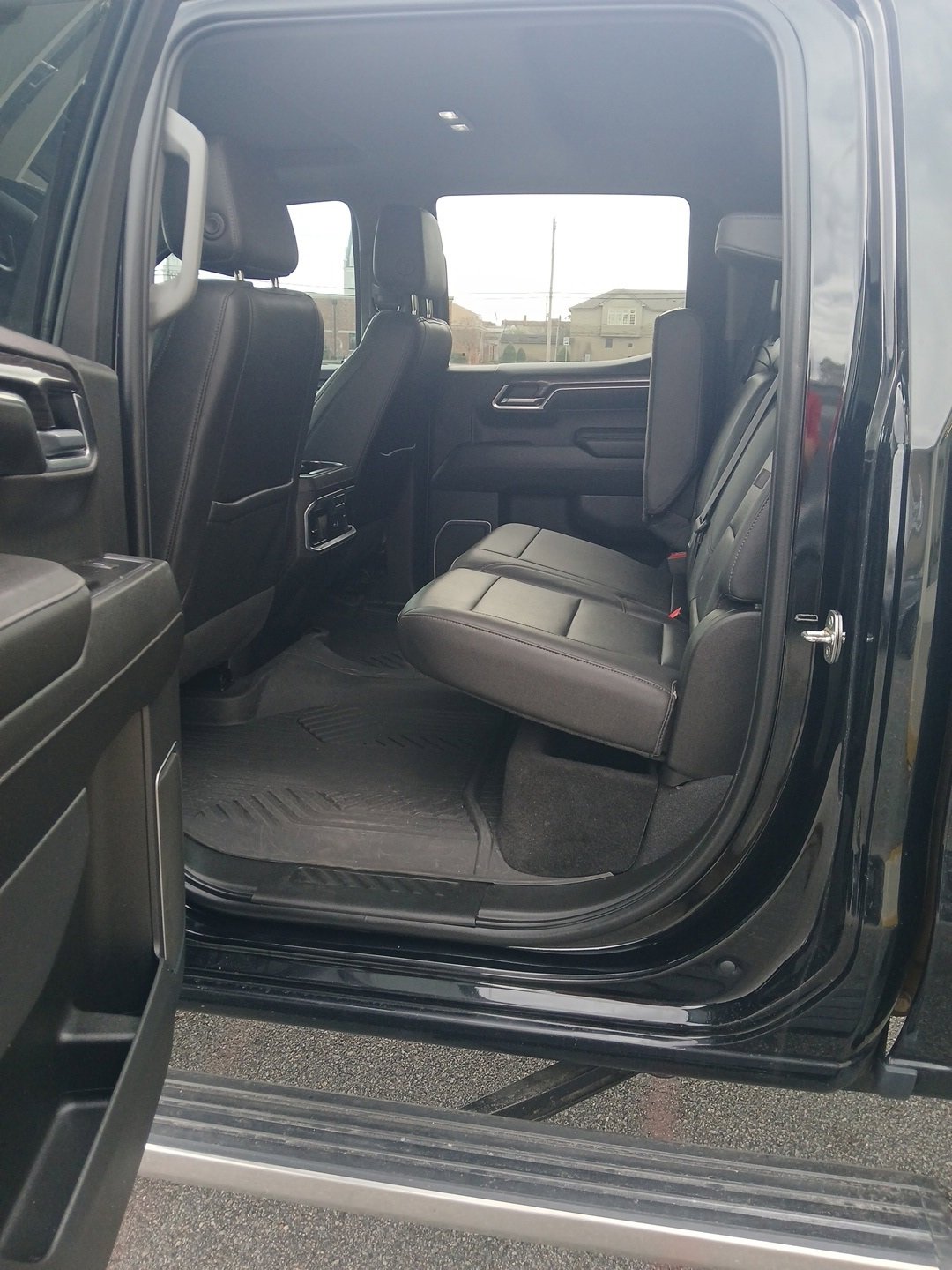 Used 2022 Chevrolet Silverado 1500 LTZ w/ LTZ Premium Package image 15