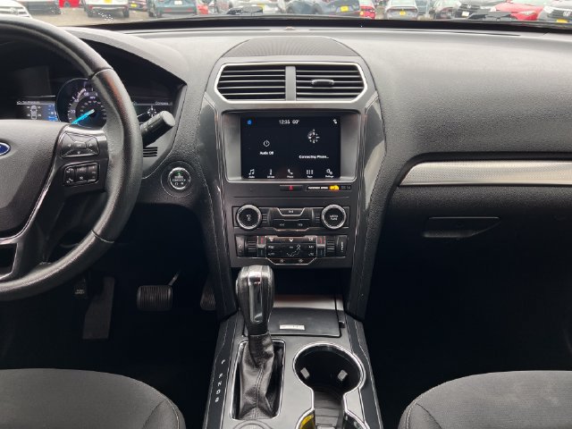 Used 2018 Ford Explorer XLT w/ Equipment Group 201A AWD/4WD image 22