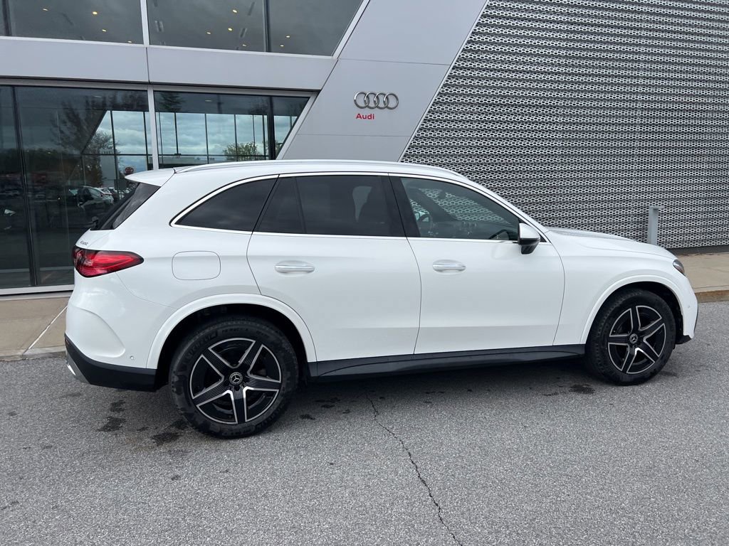 Used 2025 Mercedes-Benz GLC 300 4MATIC image 18