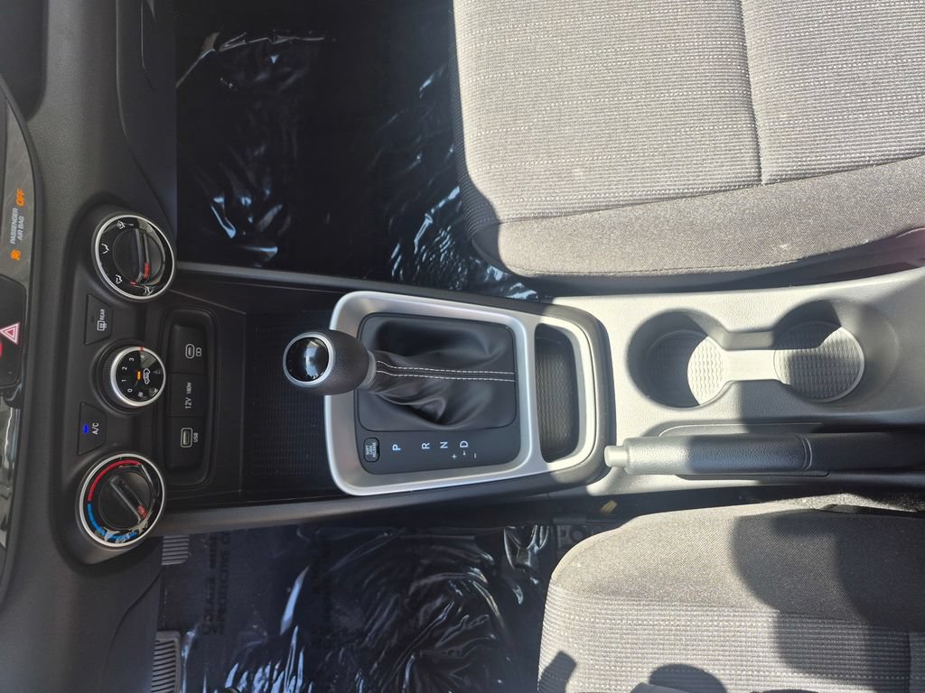 Used 2026 Hyundai Venue SE FWD image 19