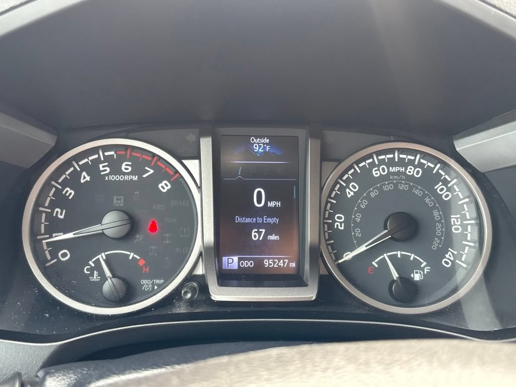 Used 2021 Toyota Tacoma SR5 w/ SR5 Appearance Package (SM) AWD/4WD image 21