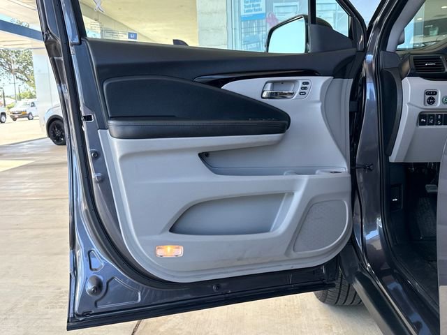Used 2017 Honda Pilot Touring image 10
