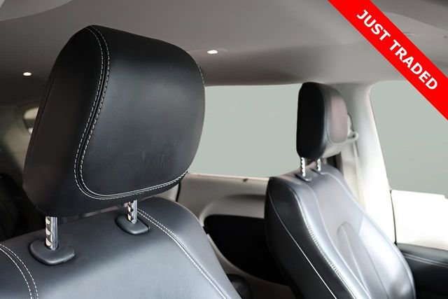 Used 2024 Chrysler Pacifica Touring-L image 23