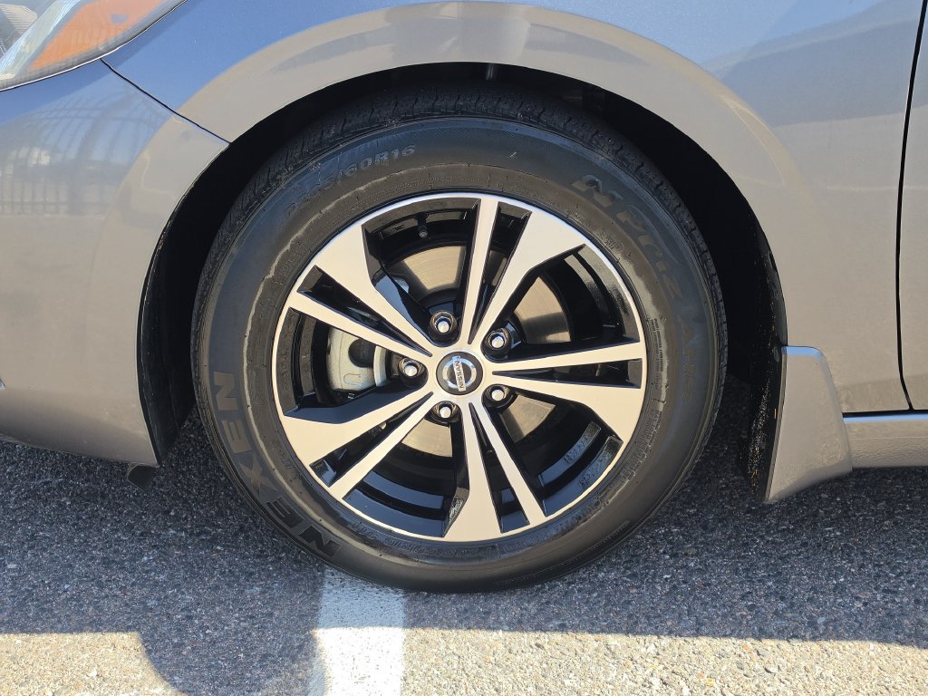 Certified 2022 Nissan Sentra SV FWD image 9