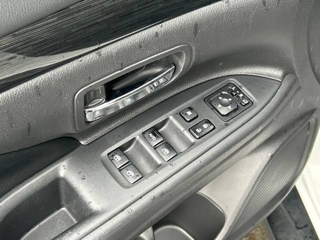 Used 2016 Mitsubishi Outlander GT AWD/4WD image 18
