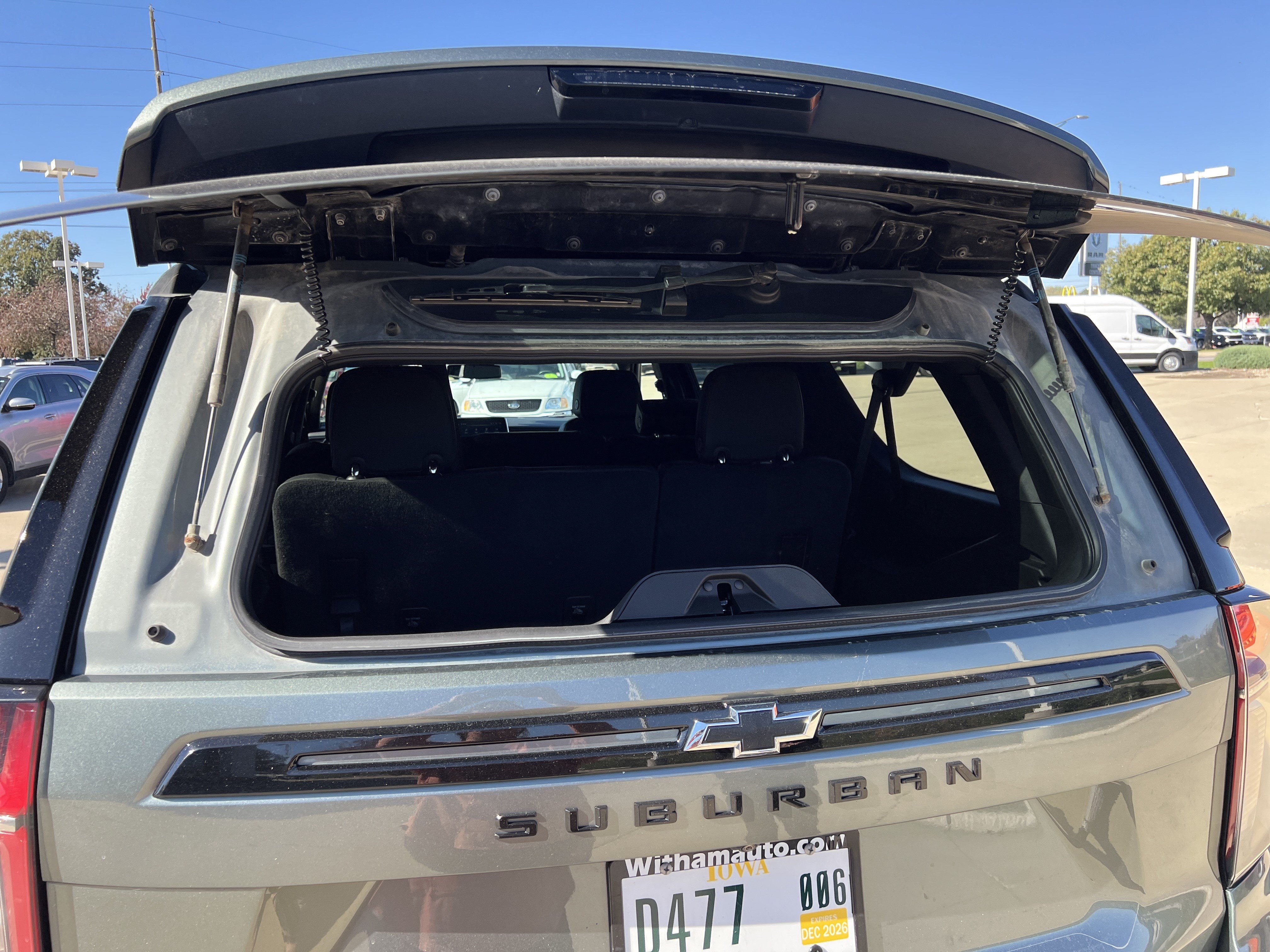 Used 2023 Chevrolet Suburban RST AWD/4WD image 16