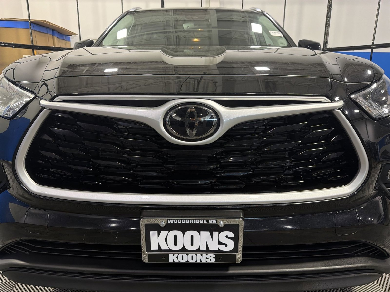 Used 2021 Toyota Highlander XLE AWD/4WD image 12