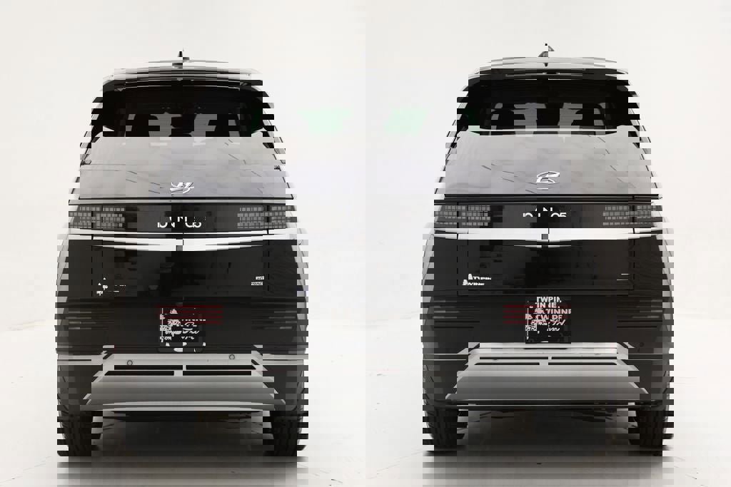 Used 2024 Hyundai Ioniq 5 SE AWD/4WD image 7