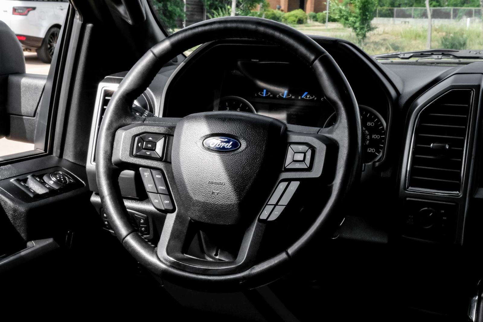 Used 2017 Ford F150 XLT w/ Equipment Group 302A Luxury AWD/4WD image 14