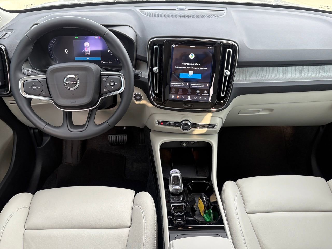 New 2026 Volvo XC40 B5 Plus w/ Protection Package Premier image 9