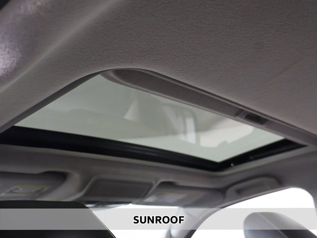 Used 2021 Nissan Frontier PRO-4X w/ Pro-4x Utility Package image 4