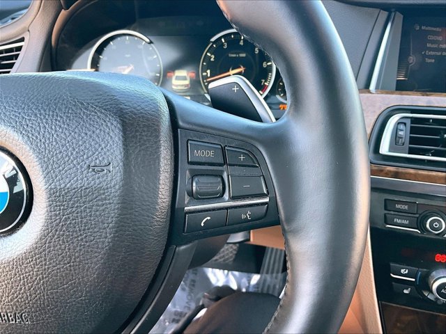 Used 2015 BMW 740Li xDrive image 21