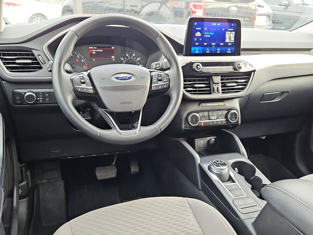Used 2022 Ford Escape SE w/ Convenience Package image 17