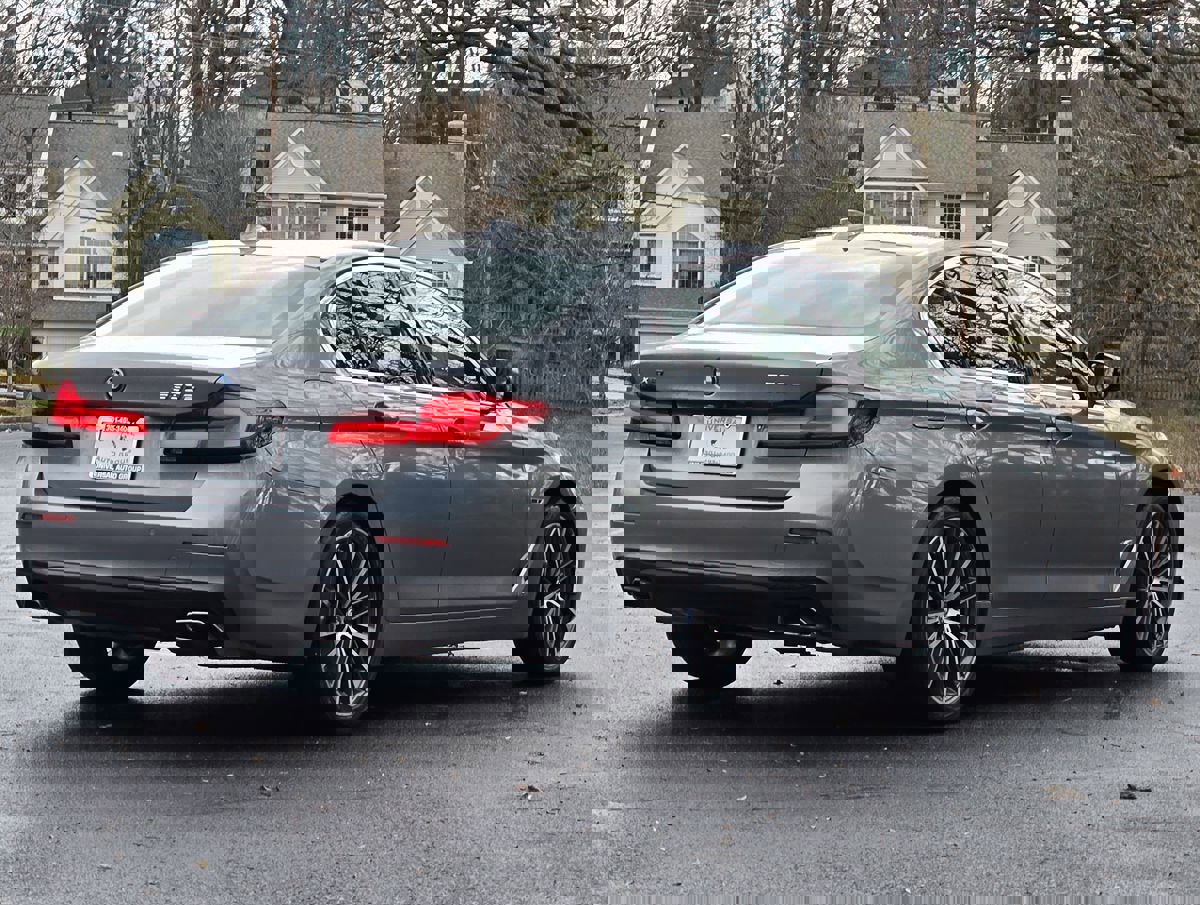 Used 2023 BMW 530e xDrive w/ Premium Package image 6