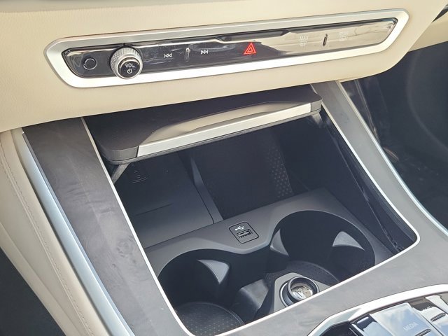 Used 2025 BMW X5 xDrive40i w/ Executive Package image 29