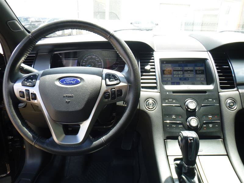 Used 2016 Ford Taurus SEL w/ Equipment Group 201A FWD image 10