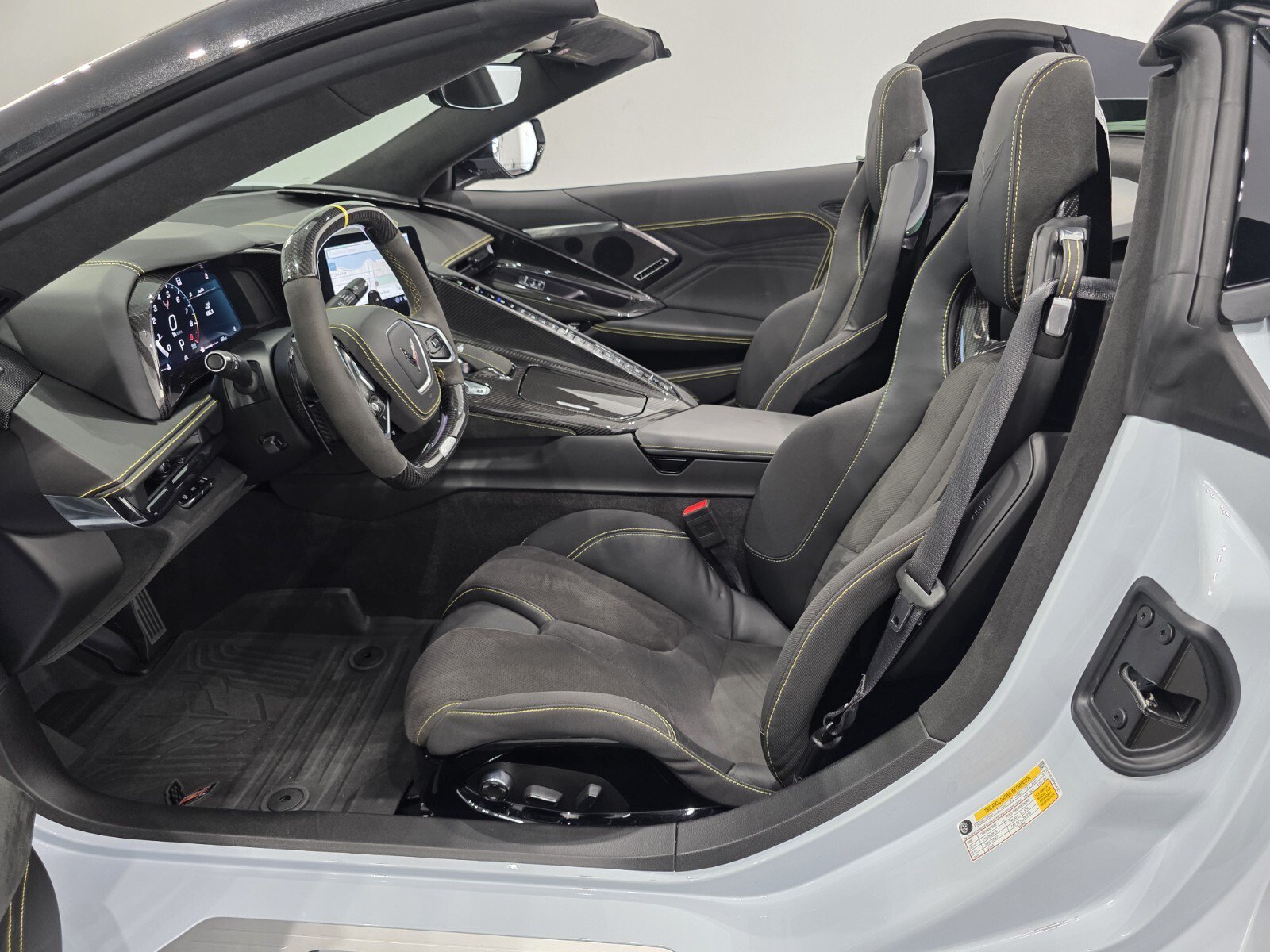 Used 2023 Chevrolet Corvette Z06 w/ Z07 Performance Package RWD image 6