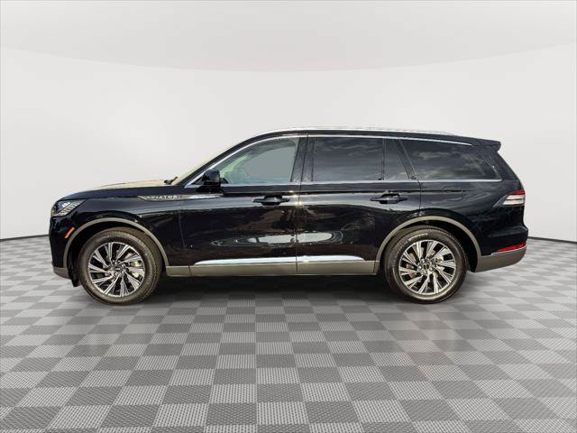 Used 2026 Lincoln Aviator AWD image 4