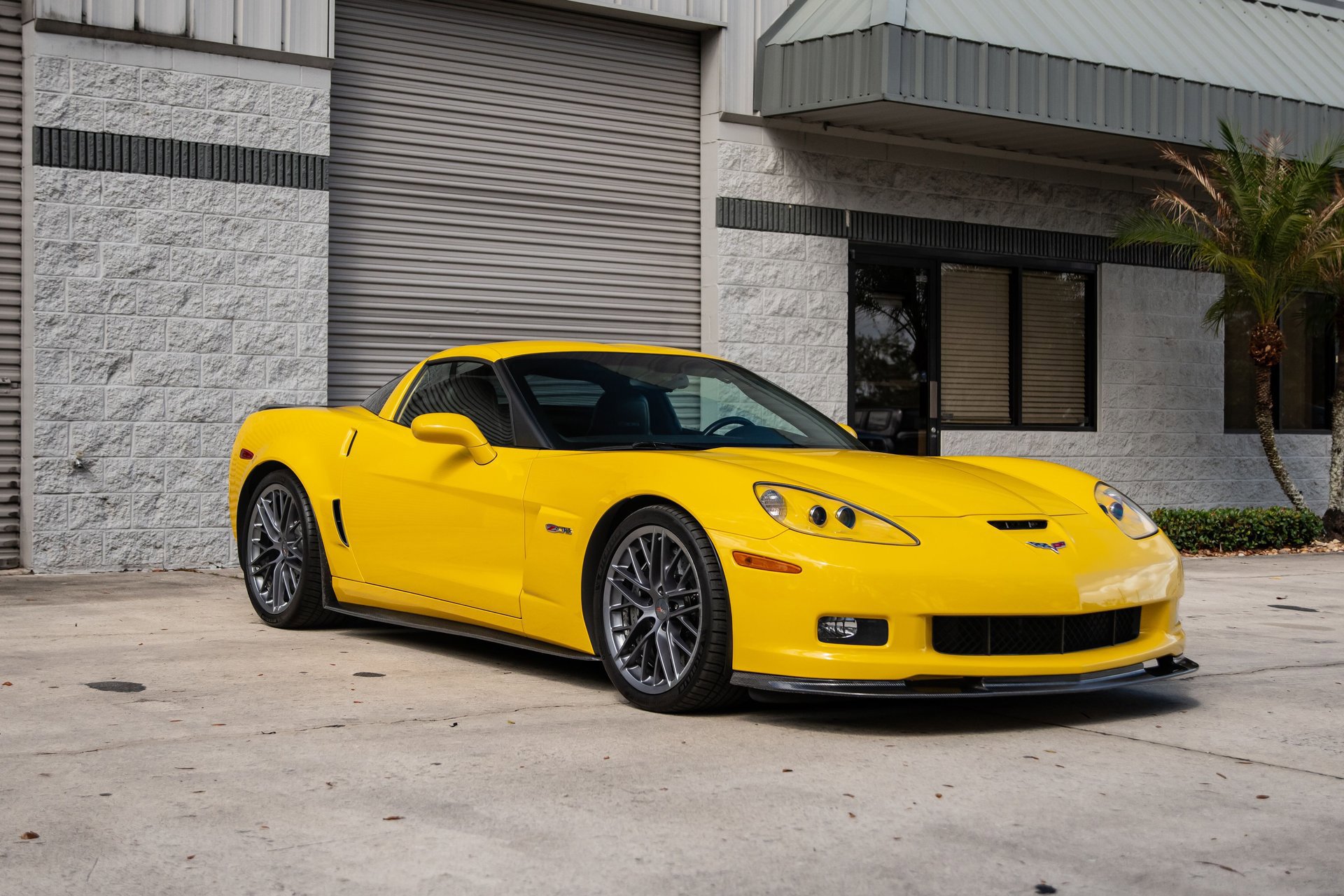 Used 2011 Chevrolet Corvette Z06 w/ Z07 Performance Package RWD image 4