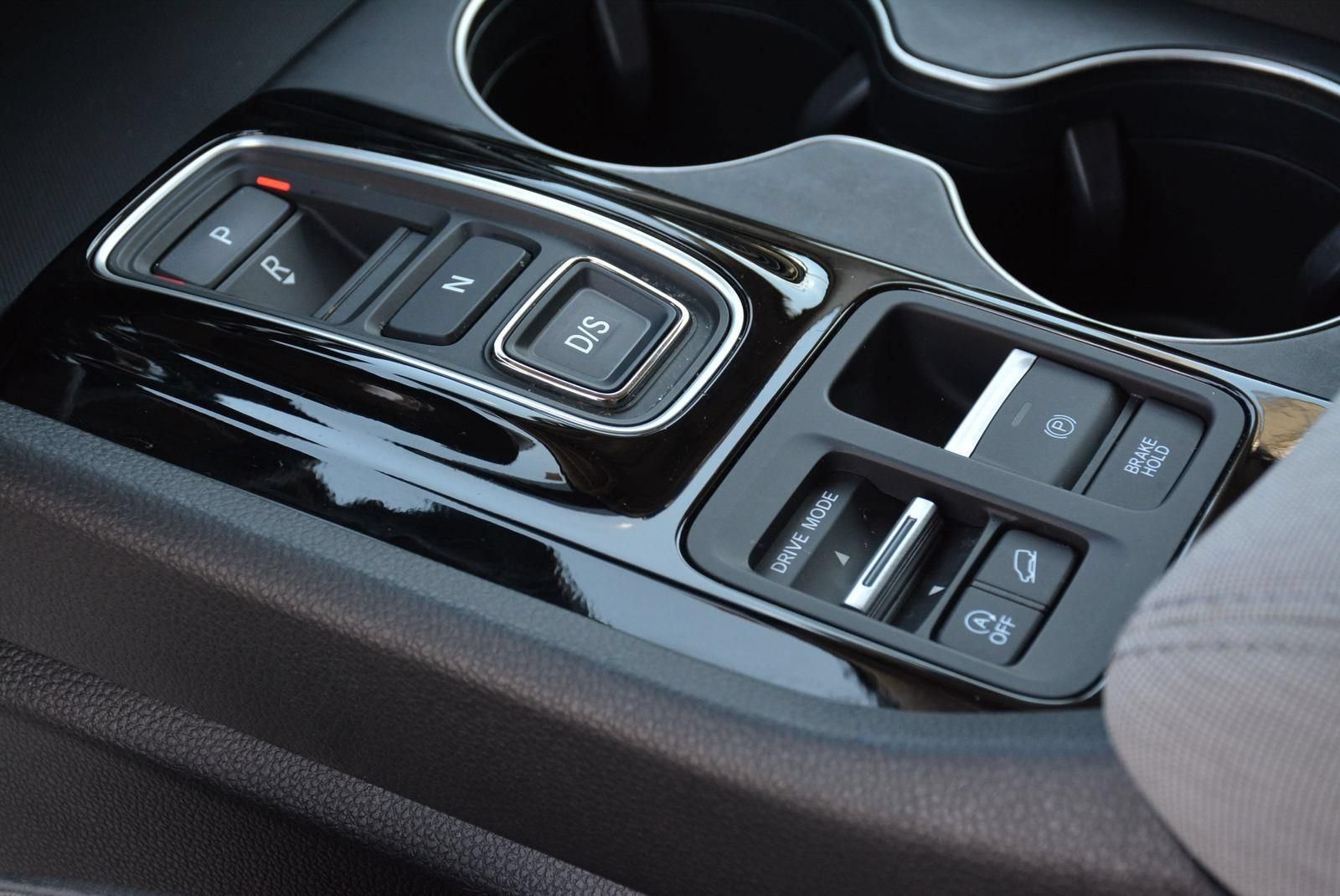 Used 2023 Honda Pilot LX image 9