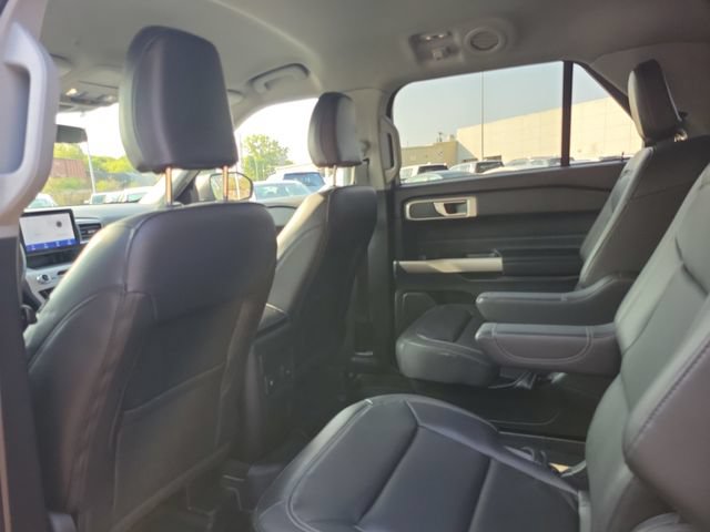 Used 2023 Ford Explorer XLT w/ Equipment Group 202A AWD/4WD image 10