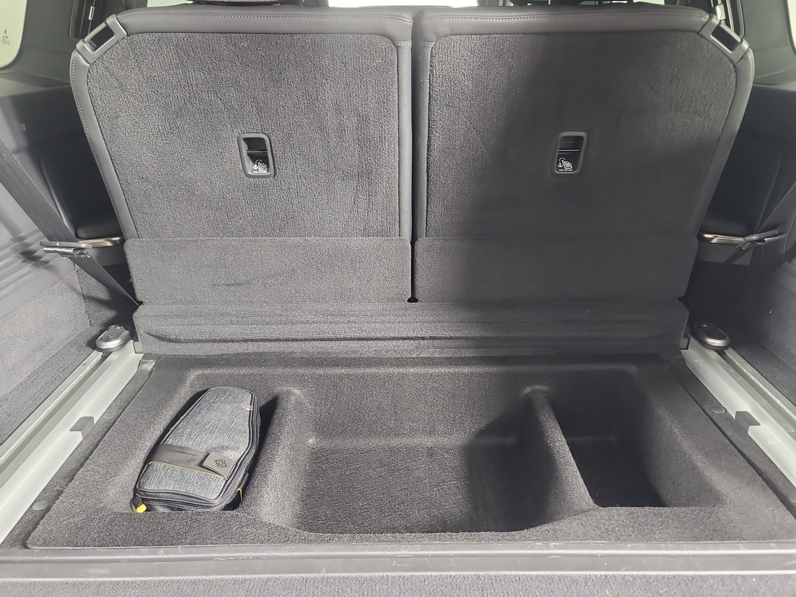 Used 2022 Rivian R1S Launch Edition Quad AWD/4WD image 26