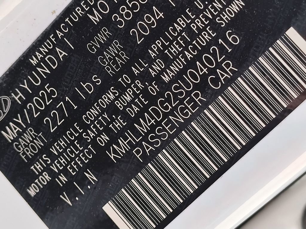 Used 2025 Hyundai Elantra Sport image 15