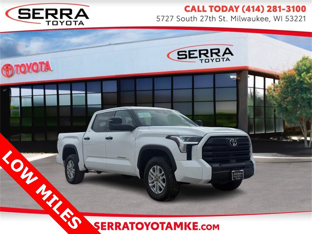 Used 2022 Toyota Tundra SR5 w/ SR5 Convenience Package image 1