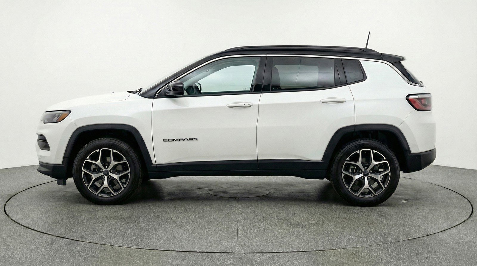 Used 2025 Jeep Compass Limited AWD/4WD image 5