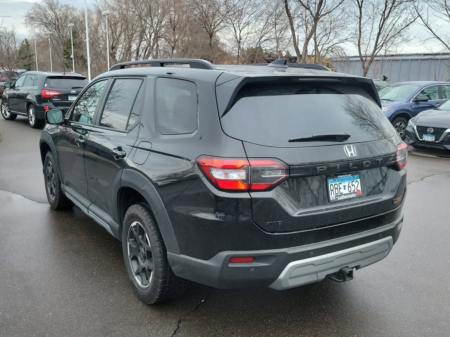 Used 2025 Honda Pilot TrailSport image 4