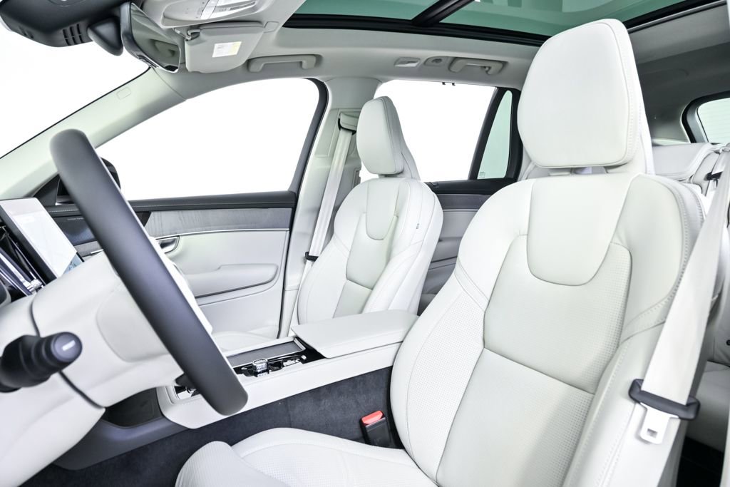 New 2026 Volvo XC90 T8 Ultra w/ Protection Package Premier image 5