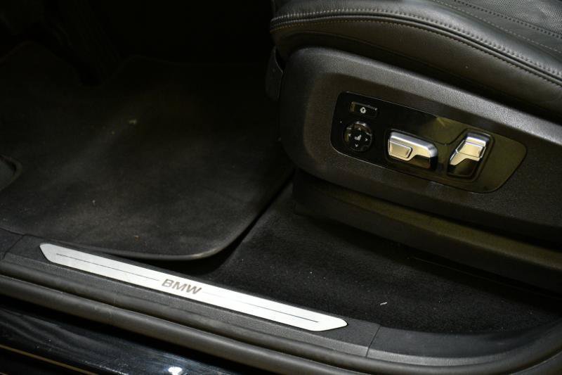 Used 2022 BMW X7 xDrive40i w/ Premium Package AWD/4WD image 34