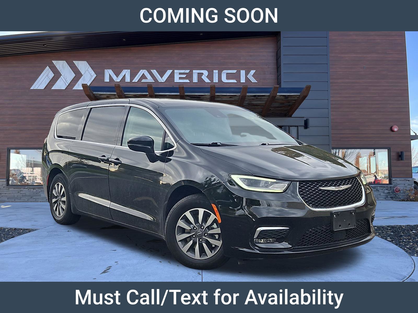 Used 2024 Chrysler Pacifica Limited FWD image 6
