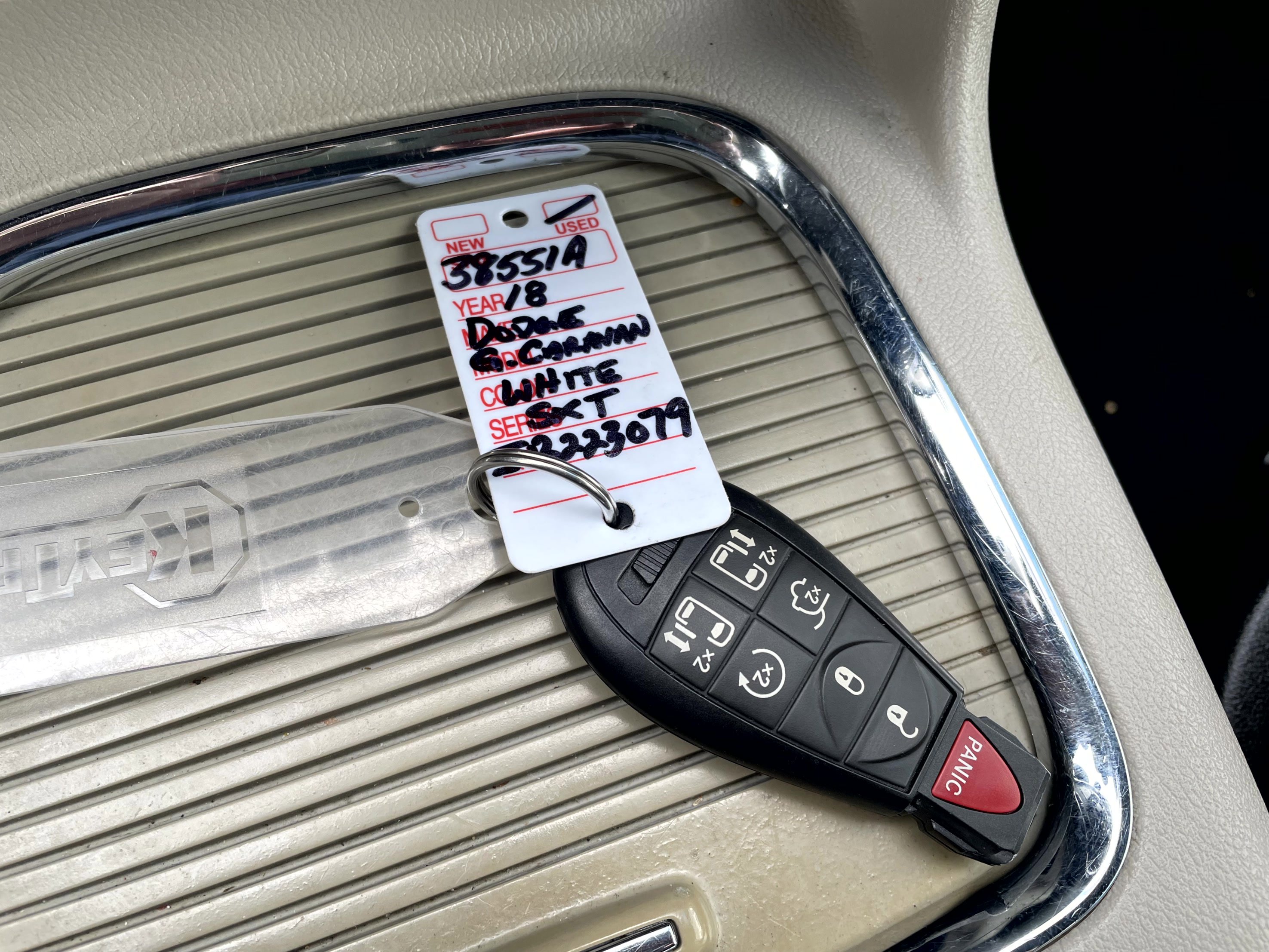 Used 2018 Dodge Grand Caravan SXT image 21