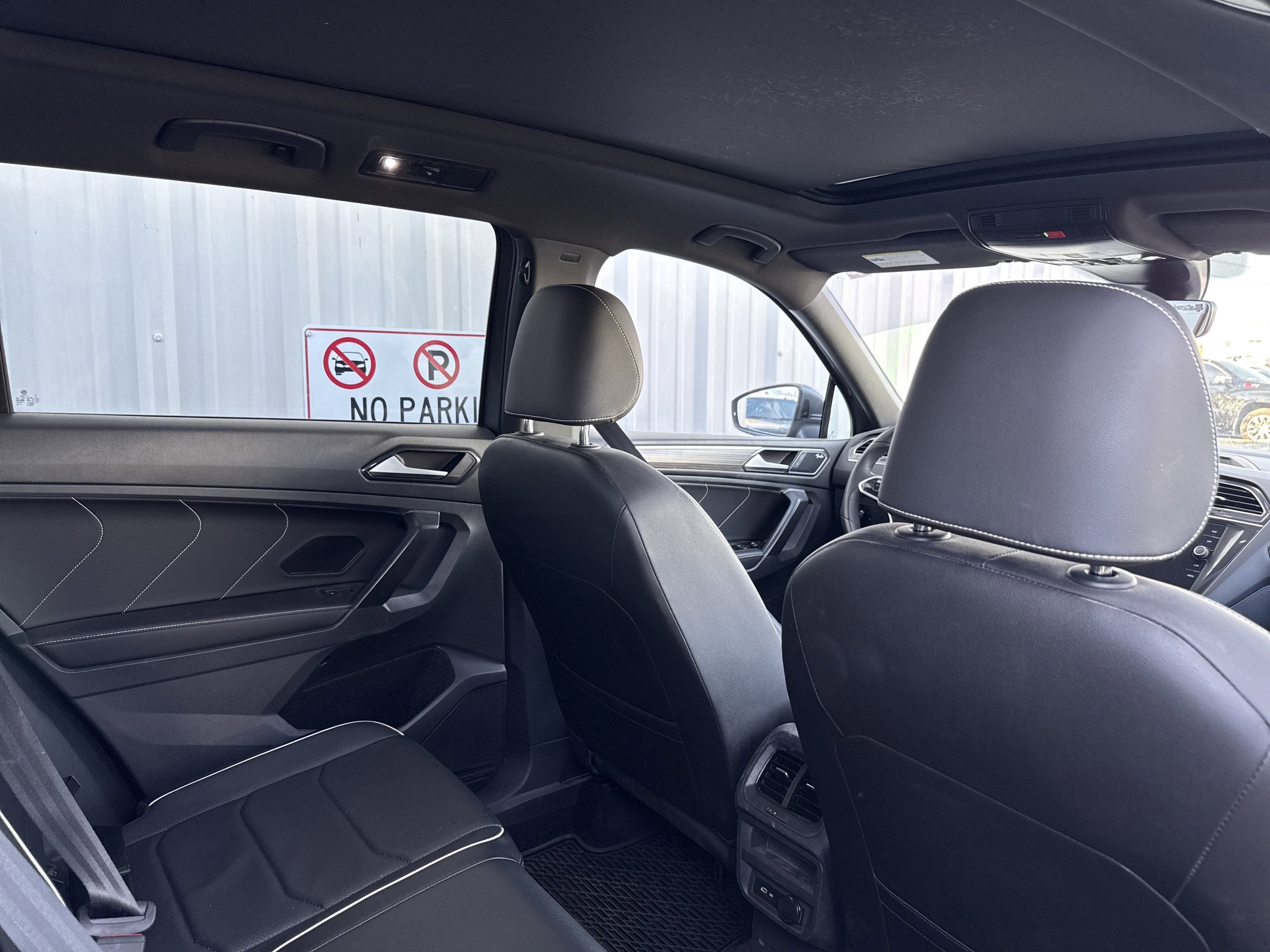 Used 2022 Volkswagen Tiguan SEL R-Line image 40