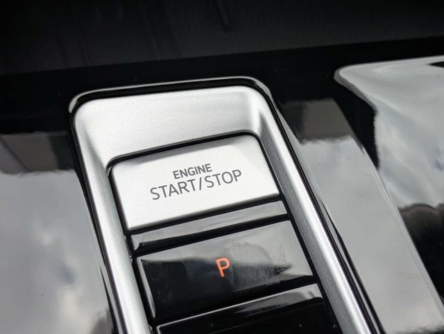 Certified 2026 Volkswagen Atlas SE FWD image 30