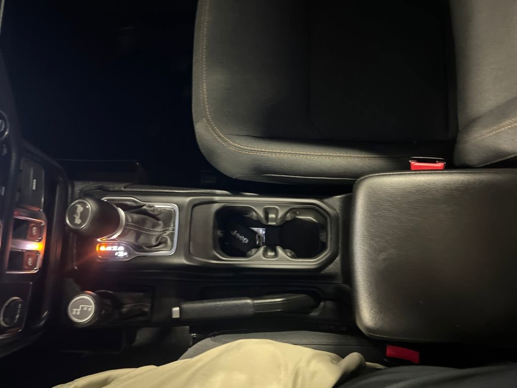 Used 2024 Jeep Wrangler Sport S image 25