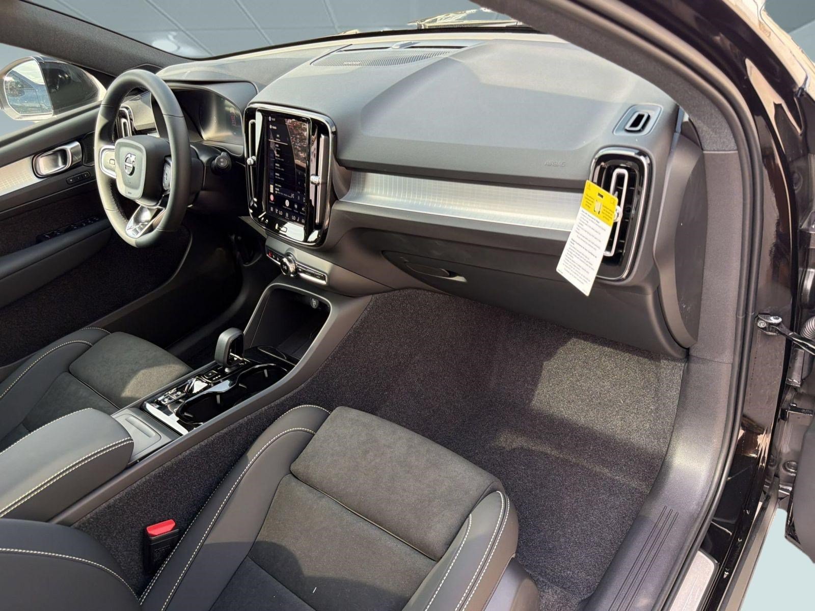 New 2026 Volvo XC40 B5 Ultra w/ Protection Package Premier AWD/4WD image 31