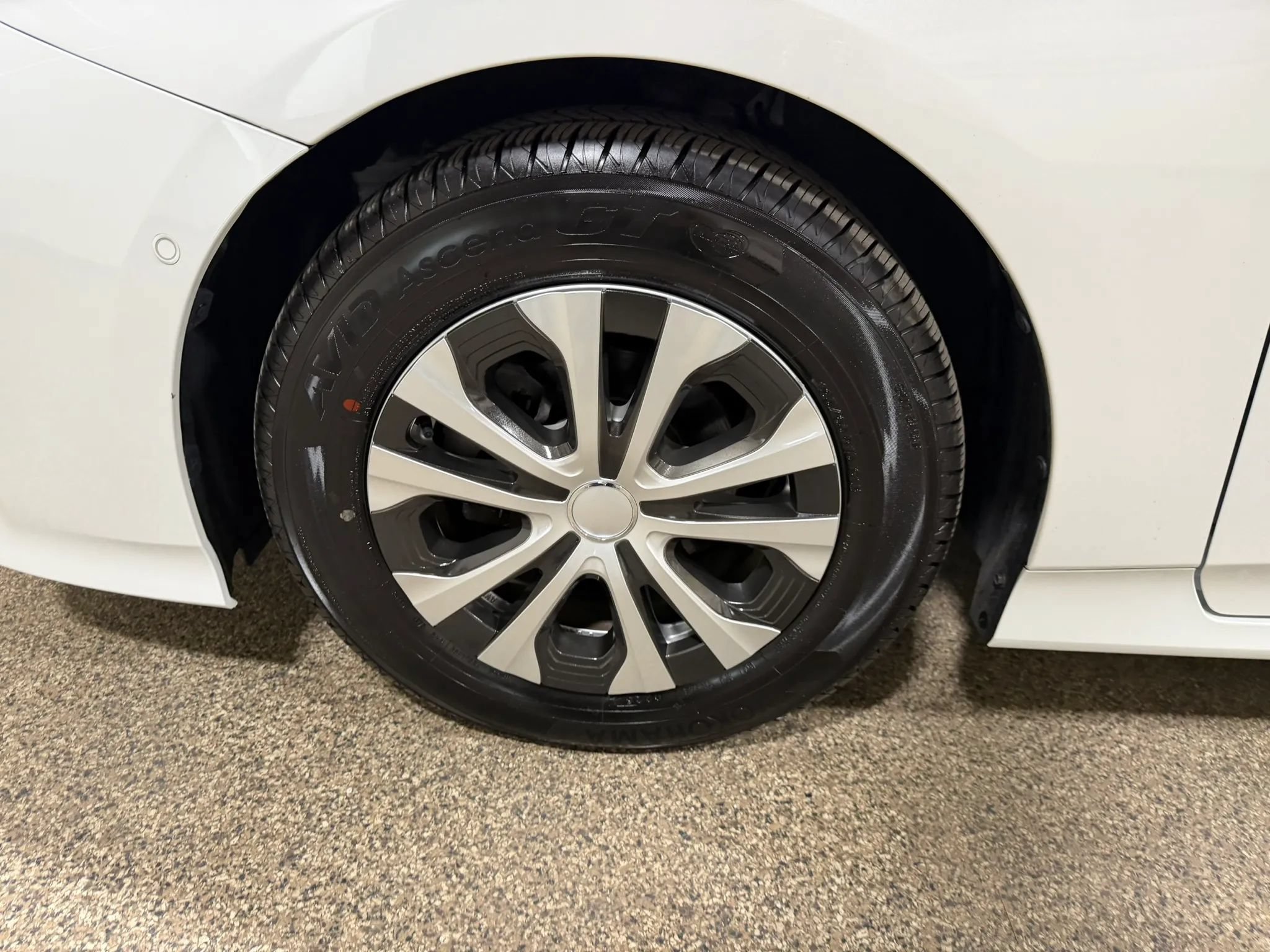 Used 2022 Toyota Prius XLE AWD/4WD image 64